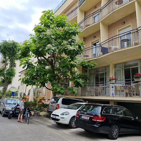 Hotel Esperia Cattolica Extérieur photo