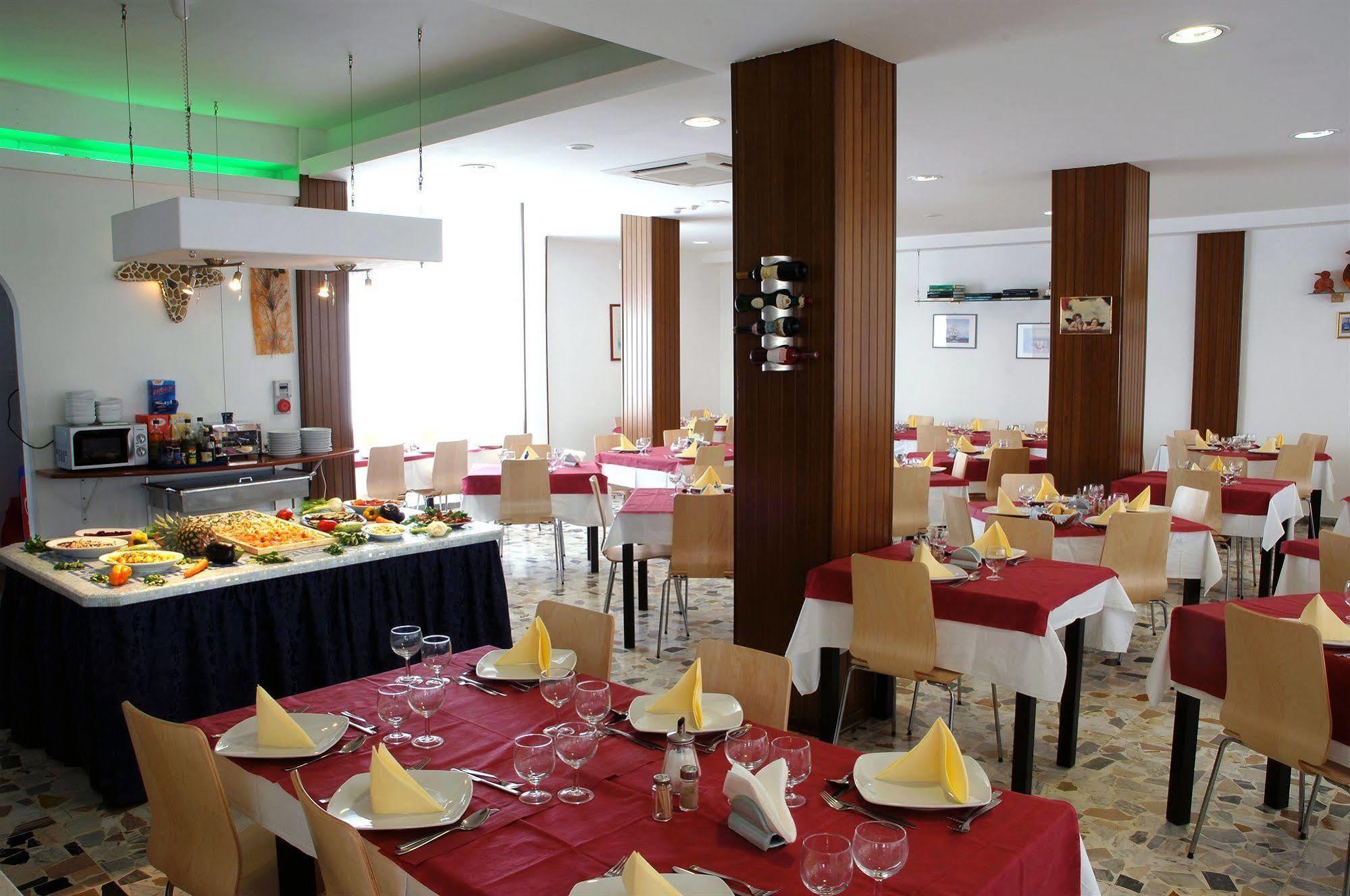 Hotel Esperia Cattolica Extérieur photo