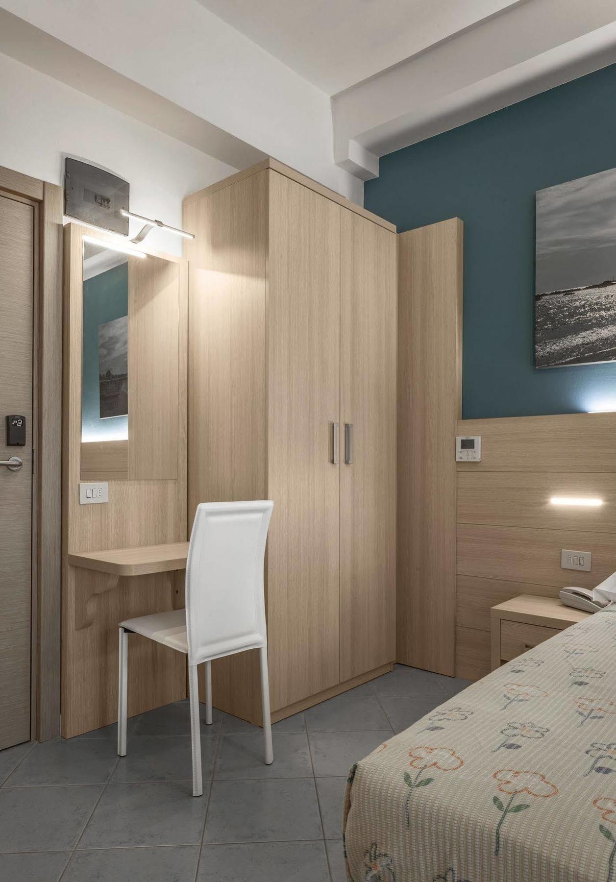 Hotel Esperia Cattolica Extérieur photo