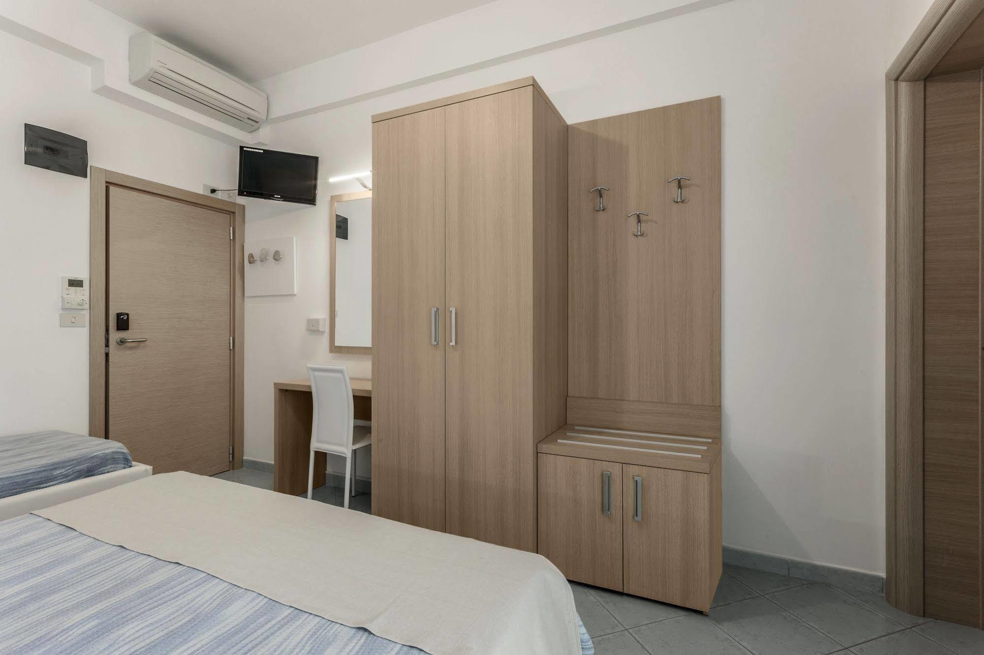Hotel Esperia Cattolica Extérieur photo